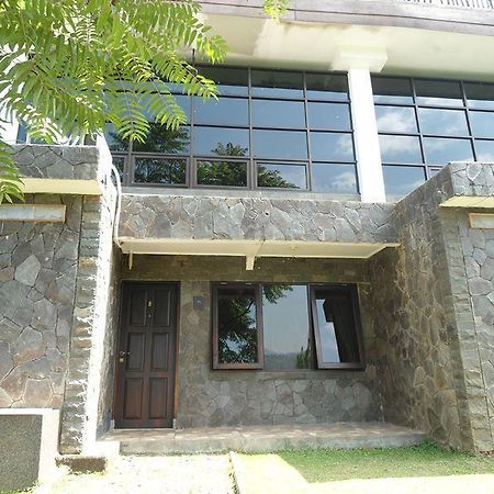 Detuik Resto Resort Bandung Esterno foto