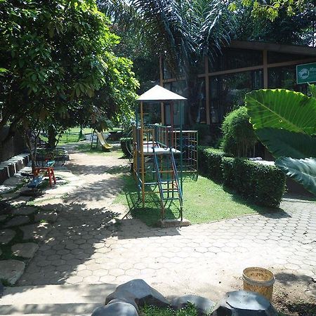 Detuik Resto Resort Bandung Esterno foto