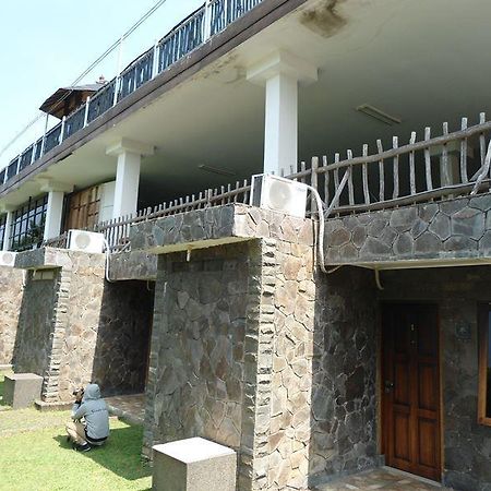 Detuik Resto Resort Bandung Esterno foto